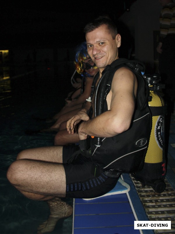 Ильяшенко Кирилл, ну надо же иногда отдыхать от катушек и сухих костюмов, ныряя просто в плавках