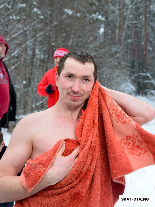 Николаенков Сергей, взял, негодяй, чье то полотенце, а потом на берегу забыл!:-)