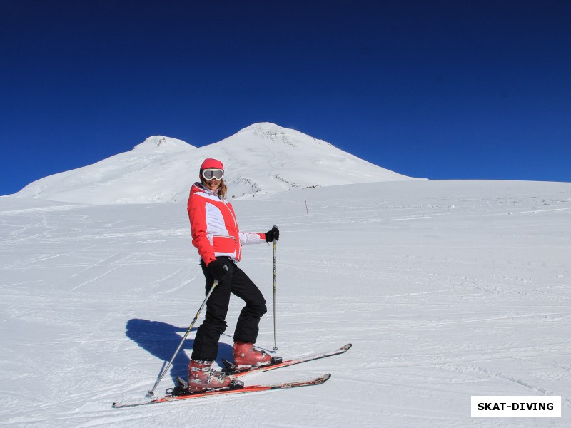 Михальченко Юлия, брала уроки катания на горных лыжах и в один из дней даже поднялась на самый верх канатной дороги