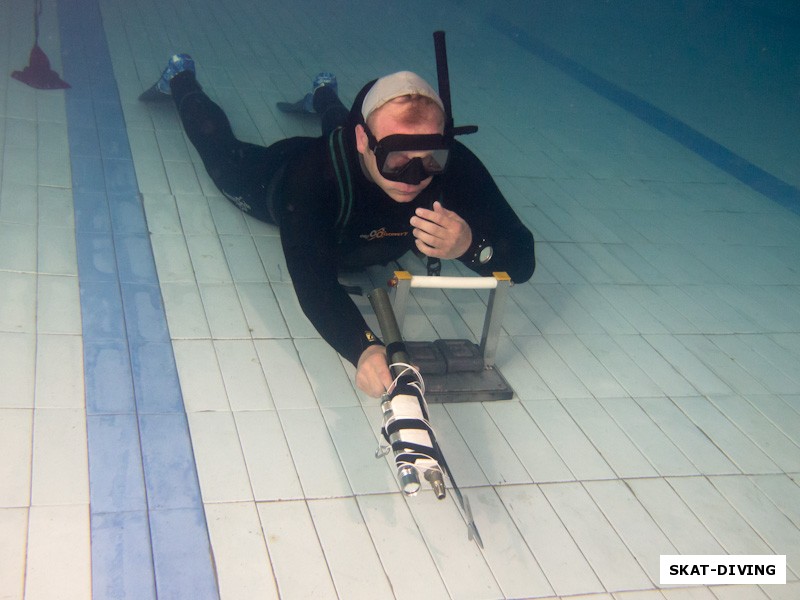 Степин Максим, первые разминочные нырки на глубину 4,5 метра
