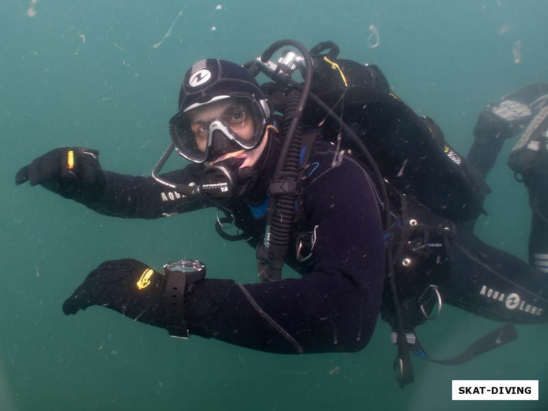 Погосян Артем, и подводное конфити из странных водорослей в честь недавнего шторма