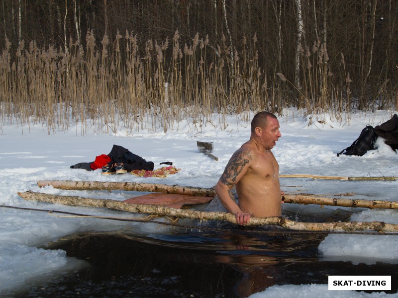 Надыкто Андрей, опытнейшего пловца холодной водой не напугаешь!