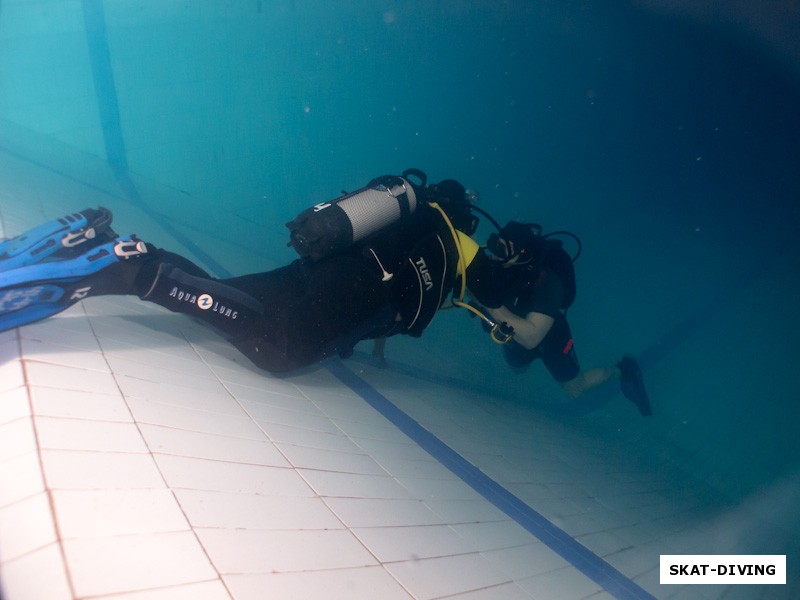 Москаленко Вера, Быченков Дмитрий, нагулявшись по мелкой части, при желании, можно спустится на глубину 4.5 метра