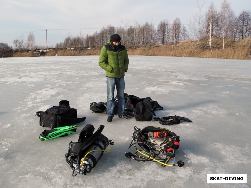 Щербаков Дмитрий, рассчитывал на ознакомительный поход под лед с инструктором, но ввиду ограниченности собственного времени, не успел