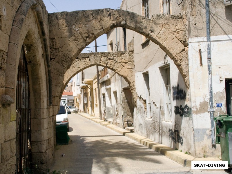 Даже сложно себе представить по каким красивым улицам ходили жители Кипра несколько столетий назад