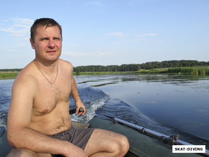 Субботин Валерий, не только приготовил лагерь, но и спустил на воду замечательный шлюп, давший возможность гостям осмотреть по реке окрестности лагеря
