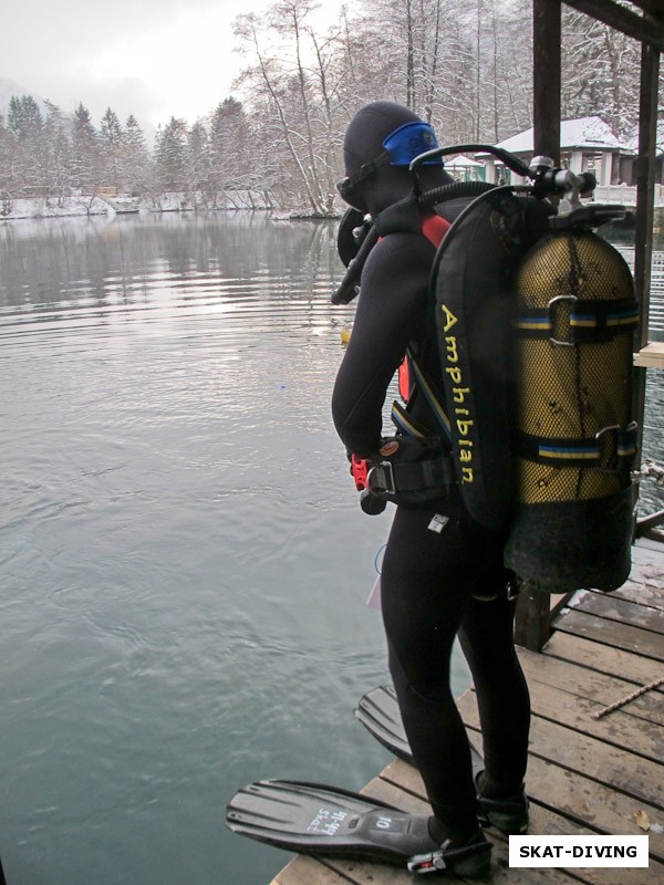 Трошин Артем, готовится сделать шаг на встречу глубине, шикарным видам и 8-ми градусной прозрачной воде