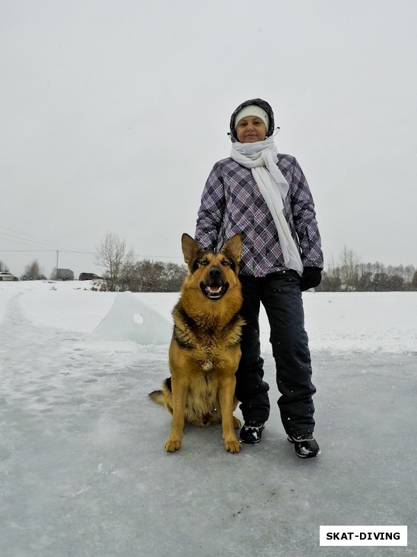 Леонова Наталья, и, конечно, пес Рэй, он и оближет и облает выходящих из-подо льда