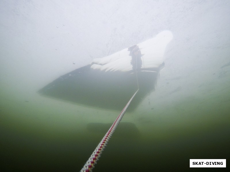 Единственное спасительное «окошко» из большого Керамзитного карьера, вид с глубины 4 метров
