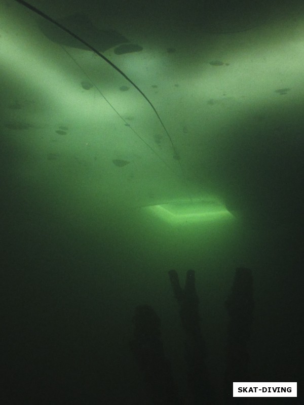 Вид на ближайший выход из-под «ледяного плена» с расстояния около 15 метров