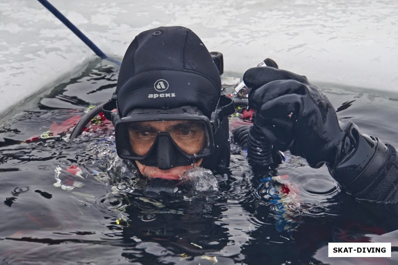 Габр Ахмед, вот он - первый спуск именитого египтянина в ледяную русскую воду