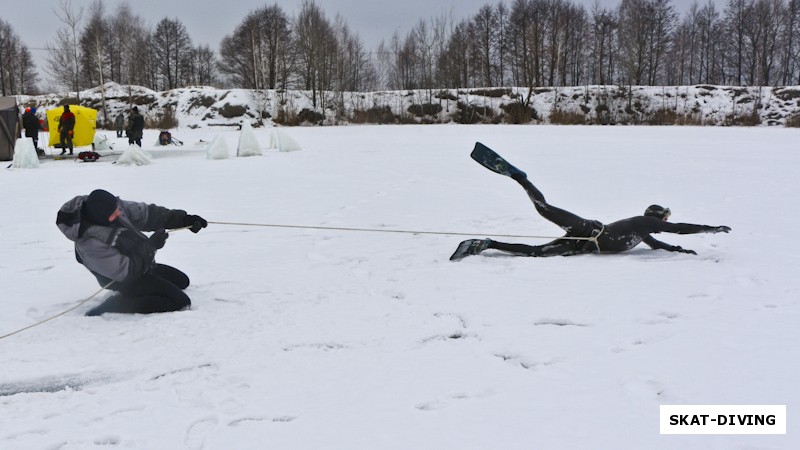 Изотко Артем, Евдокимов Александр, сегодня убежать не получилось, поймали и вернули под лед