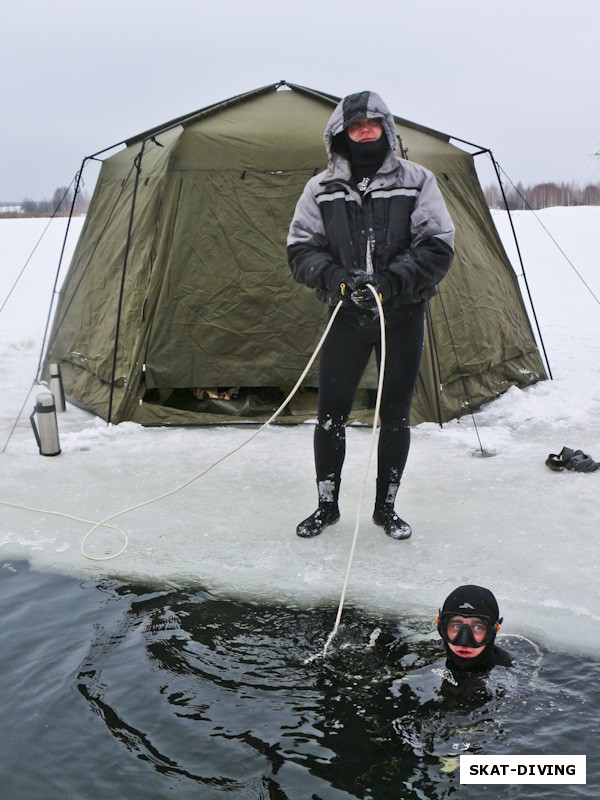 Изотко Артем, Милютин Александр, кто бы мог подумать, что под лед с инструктором некоторые ученики отправятся раньше, чем на «открытую воду»