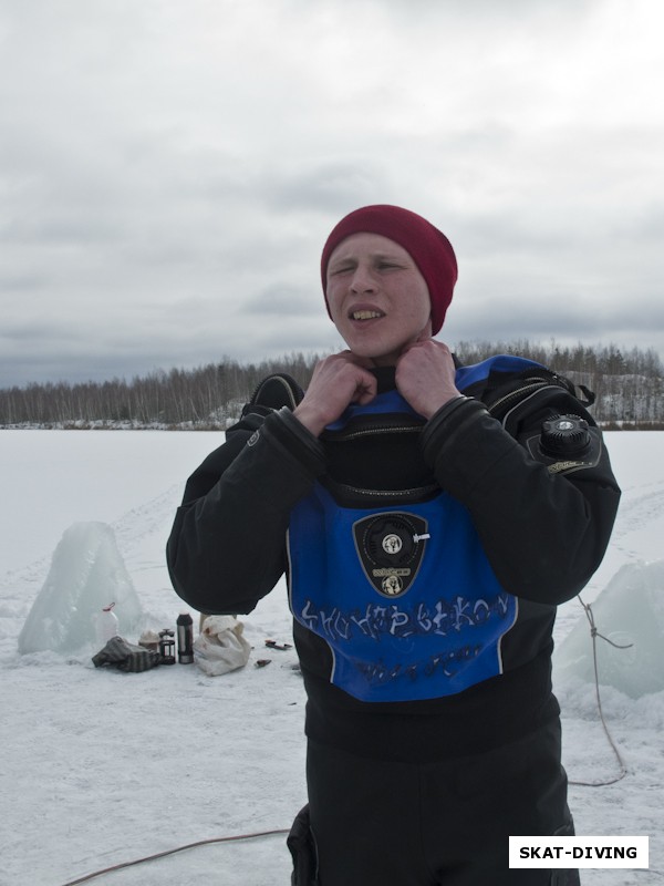 Щербаков Дмитрий, приехал понырять в режиме «INTRO TO ICE», сделал глоток леденящего адреналина
