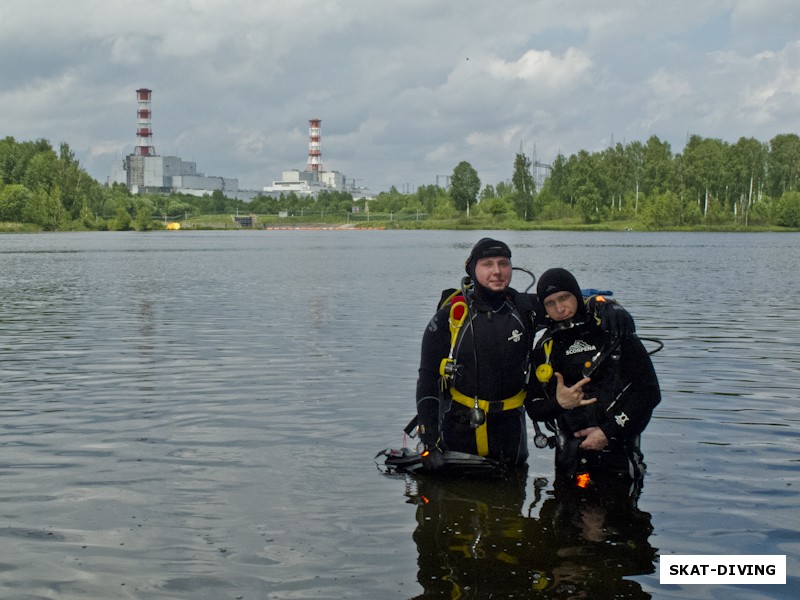 Черняков Дмитрий, Мелешкин Николай, и Смоленская Атомная Станция на заднем плане
