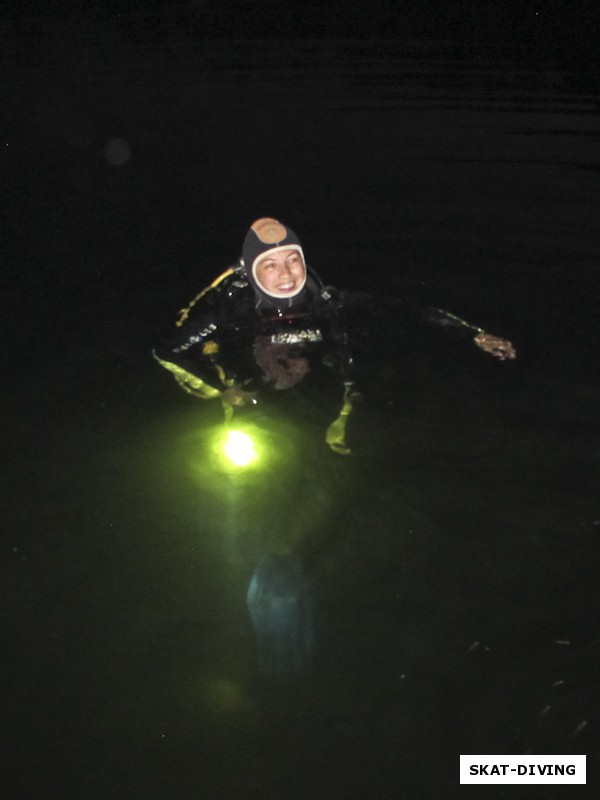 Барабанова Ирина, дайвер-светлячок в ночной воде