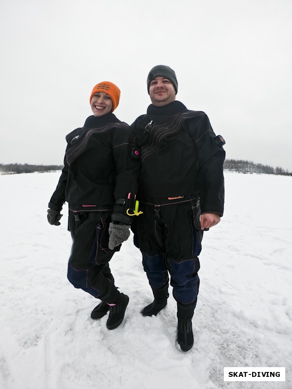 Сканцева Павлина, Каняхин Евгений, попробовали сходить под лед в паре