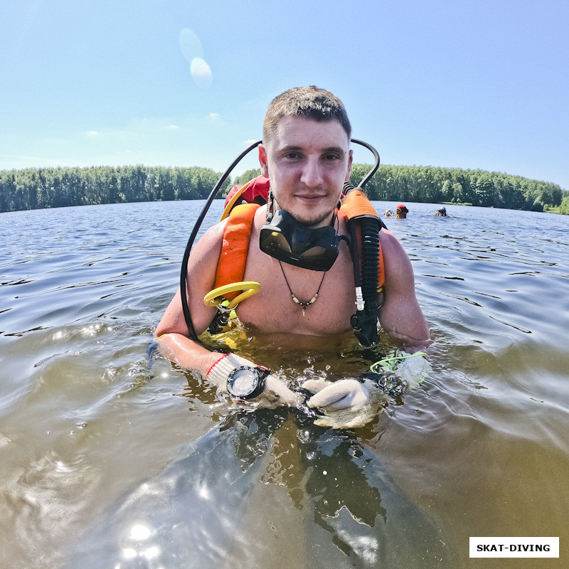 Федорук Дмитрий, познает премудрости подводной навигации, получая от этого удовольствие