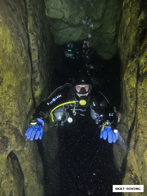 Погосян Артем, пещеры, именно там зародился sidemount, став в последствии популярным и у рекреационных дайверов