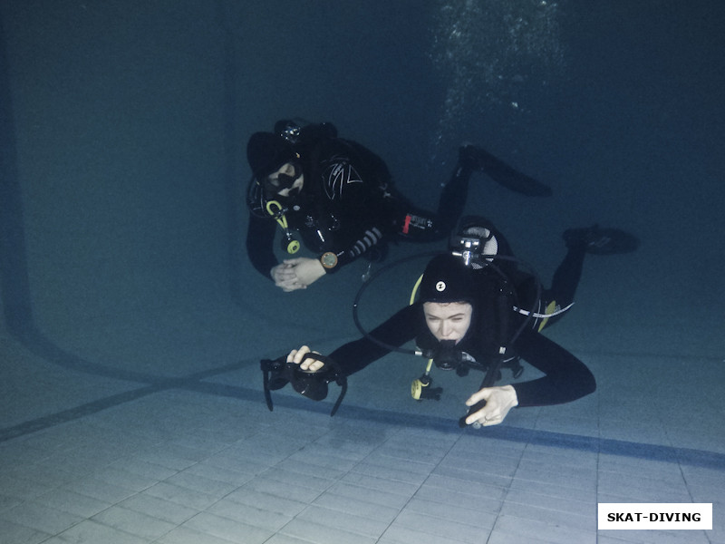 Быченков Дмитрий, Волуева Марина, без маски самостоятельно нужно пересечь бассейн поперек глубокой части