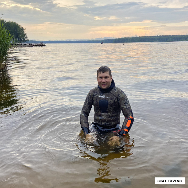 Илюхин Александр, ждет инструктора в воде