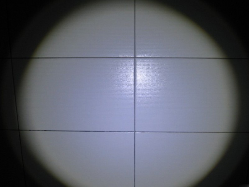 Максимальный zoom Расстояние от линзы фонаря до стены - 60см.
Общая засветка - 84см
