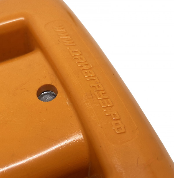 Пластиковое покрытие защищает плитку бассейна при отработке аварийного сброса