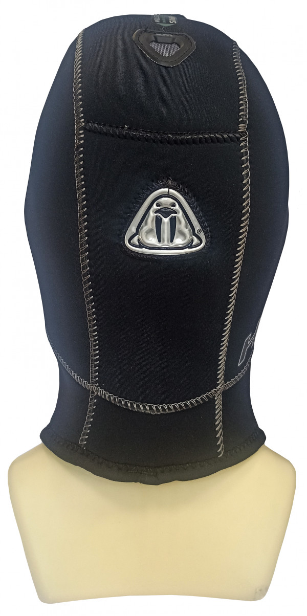 3-D форма для оптимального прилегания к голове, светоотражающий логотип на лобной и затылочной части шлема