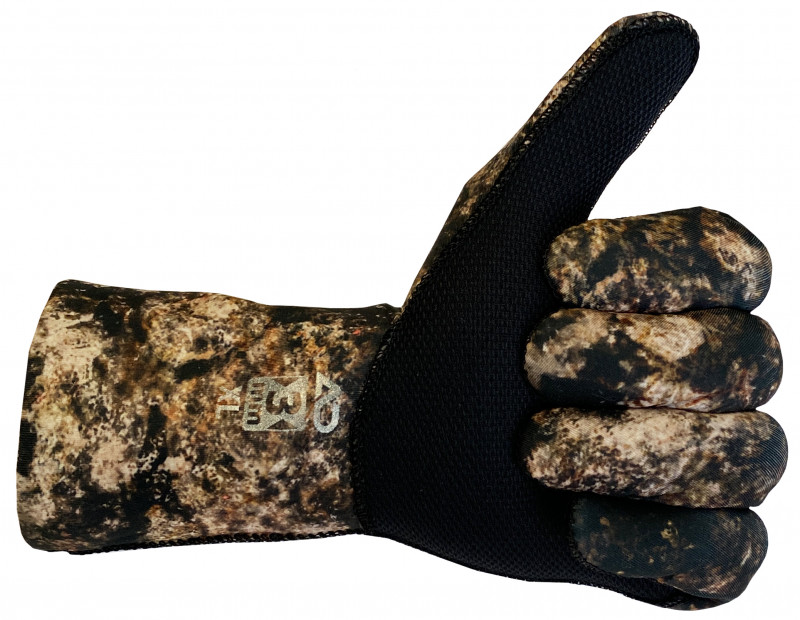 Выкройка перчаток создавалась с учетом анатомических особенностей строения правой и левой рук