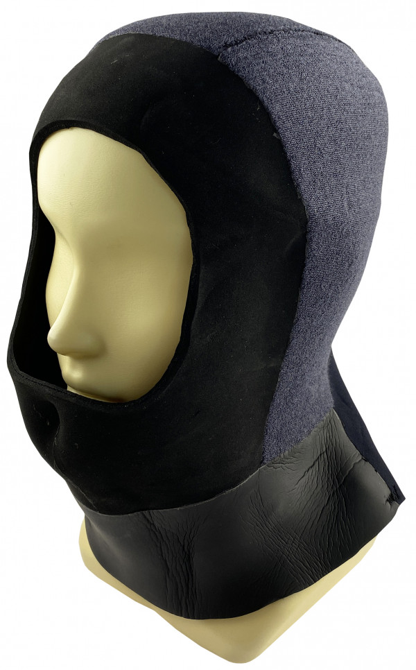 Для большего комфорта и тепла изнутри шлем выполнен из плюша