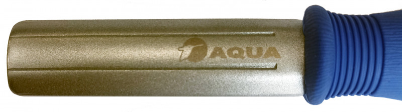 На лицевой стороне нанесен фирменный логотип «AQUA»
