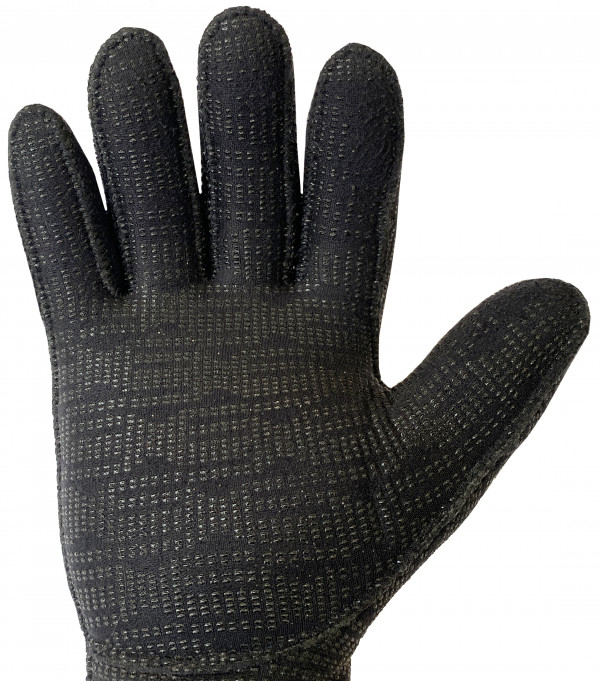 Вся перчатка усилена специальным материалом, защищающим ее от истирания при активном использовании