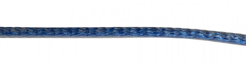 Прочный капроновый шнур защищен мягкой пластмассовой оплеткой, что делает его устойчивым к перетиранию, а так же избавляет от впитывания рыбьей слизи
