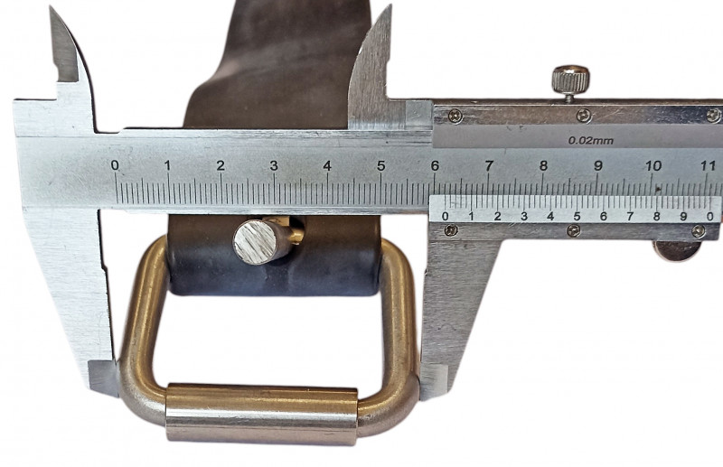 Стандартная ширина пряжки - 6.2см.