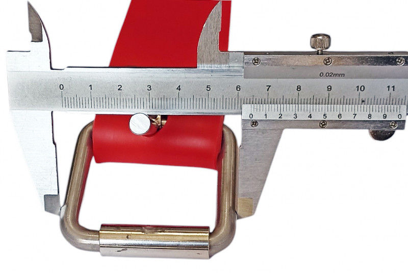 Стандартная ширина пряжки - 6.4см.
