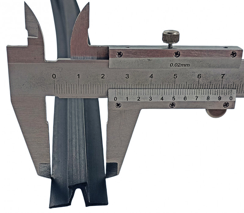 Ширина основания отбортовки - 2.5см.