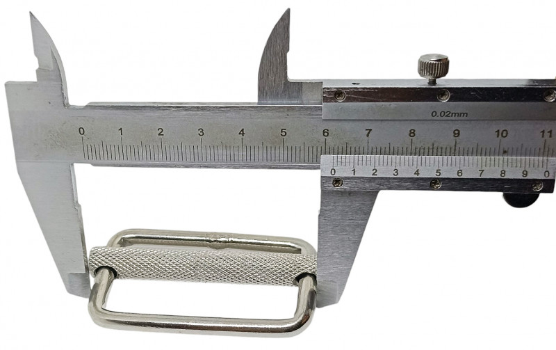 Длина пряжки - 6.2см.