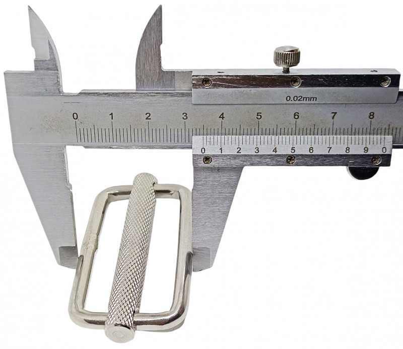 Ширина пряжки - 3.5см.