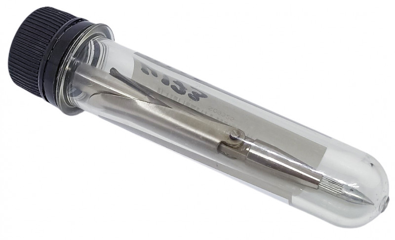 Каждый наконечник продается в стильном гермобоксе, который можно использовать под запасные аккумуляторы, например.