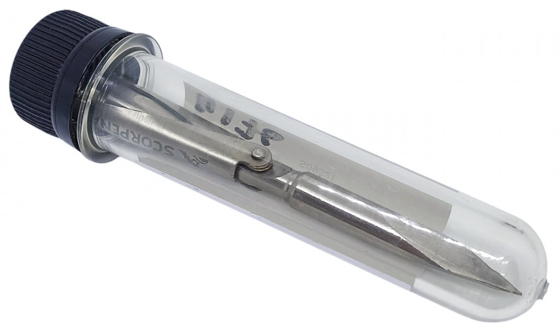 Каждый наконечник продается в стильном гермобоксе, который можно использовать под запасные аккумуляторы, например.