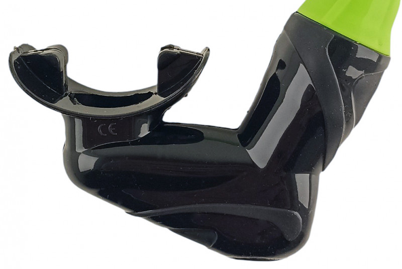 Загубник имеет анатомическую форму, изготовлен из гипоаллергенного силикона.