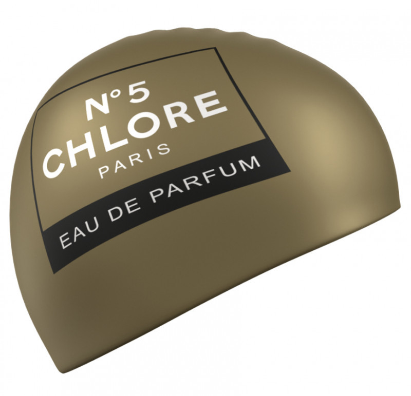 Золотистая силиконовая шапочка с узнаваемой эмблемой одного знаменитого бренда и каплей юмора профессиональных пловцов.