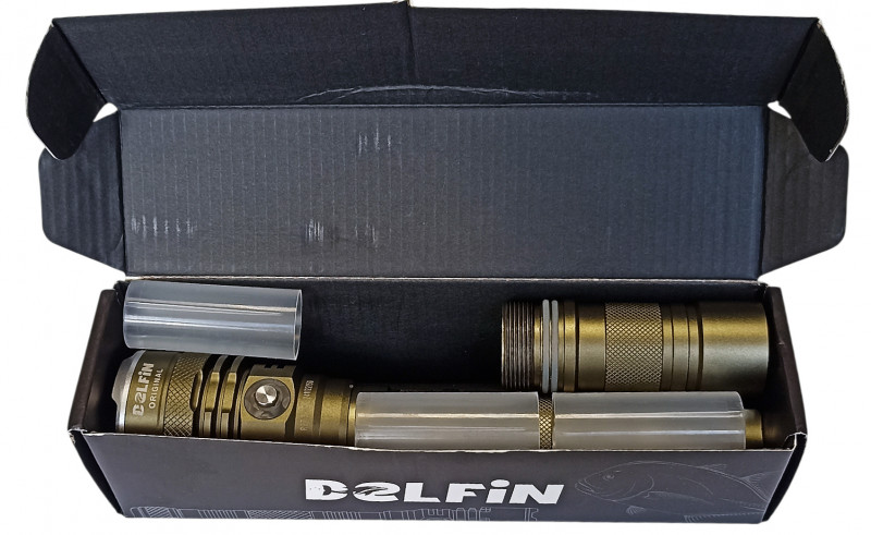 Продается в фирменной картонной коробке производителя, в комплекте три переходника на аккумуляторы 18650.