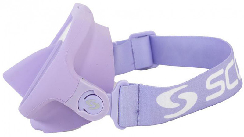 Гибкие крепления пряжек к силиконовому корпусу маски сложатся, как боковые зеркала у автомобиля, при механическом воздействии на них.