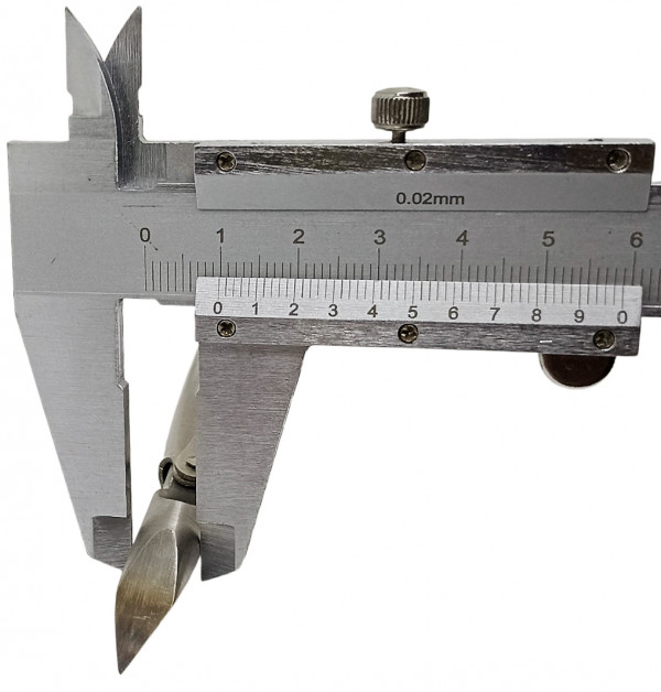 Диаметр максимальный головы - чуть менее 1см.