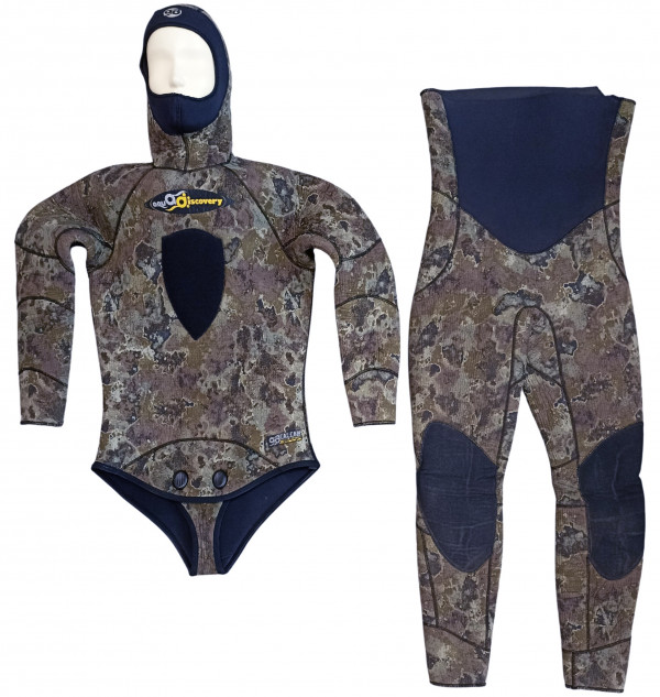 Бывший в употреблении гидрокостюм для подводных охотников или фридайверов, а также любящих холодную воду аквалангистов, состояние костюма хорошее.