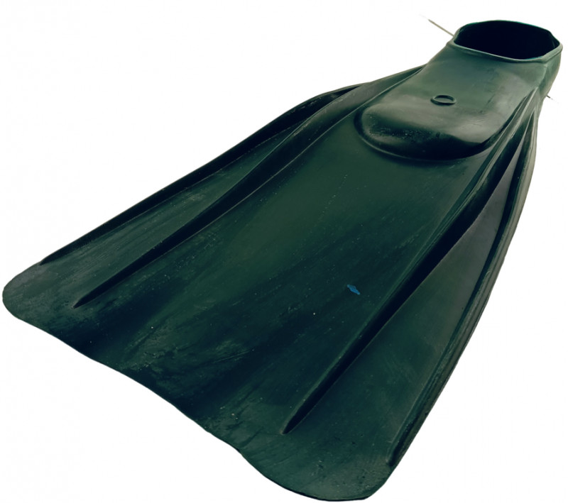 Незатейливая, но проверенная десятилетиями форма хорошо удерживает поток воды при гребке.