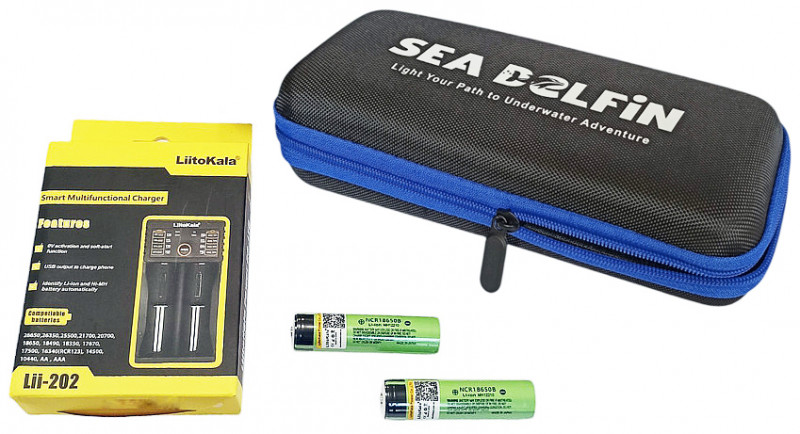 Продается готовый к эксплуатации комплект от производителя - фонарь в фирменном боксе, зарядное устройство «LII-202» и два аккумулятора «18650» (3400mAh 3.7V).