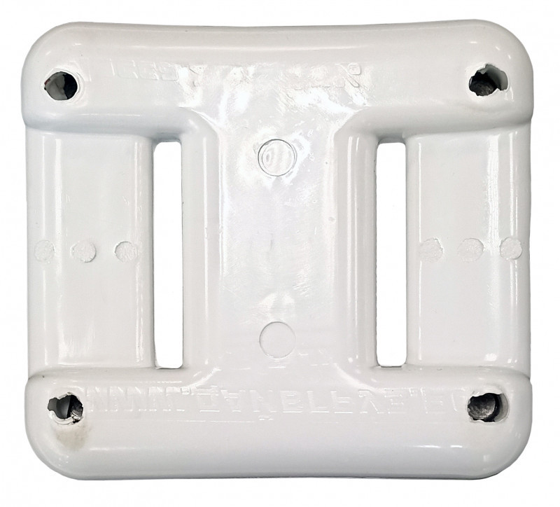 По своей сути - типовой груз для подводного плавания с проточками под ремень, круглые отверстия на фото от держателей на которых происходила заливка полимером.