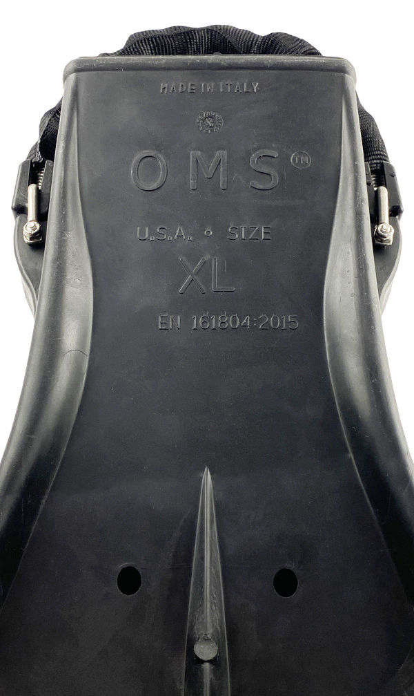 Подошва умеренной жесткости защищает стопу от контакта с камнями. Изготовлены в Италии.